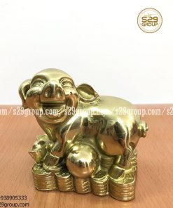 Tượng heo bằng đồng phong thủy.Biểu tượng cho sự sung túc phồn vinh,con đàn cháu đống